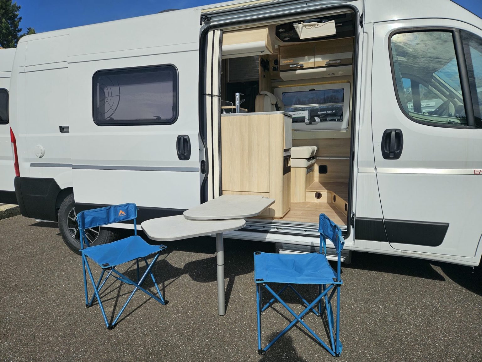 Fourgon Magellan 643 Campérêve - Equipements extérieurs