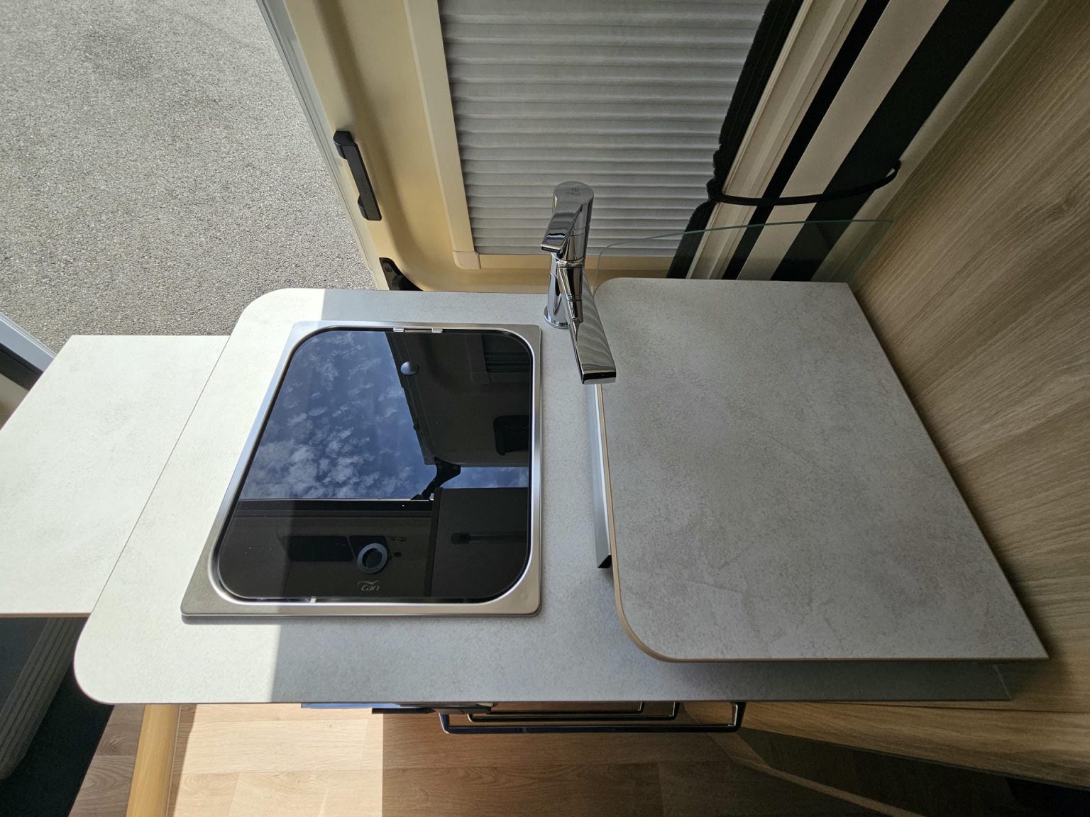 Fourgon Magellan 643 Campérêve - Cuisine