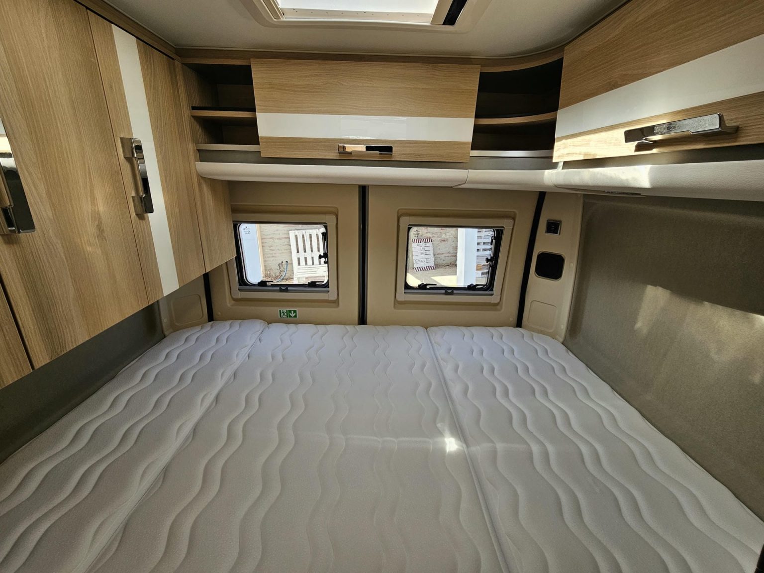 Fourgon Magellan 643 Campérêve - lit 2 places 1,35x1,95m