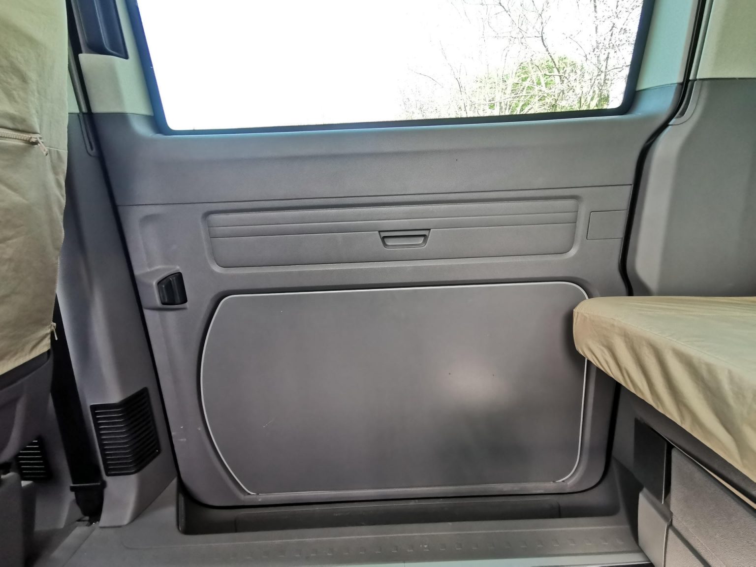 Volkswagen California T6.1 - table