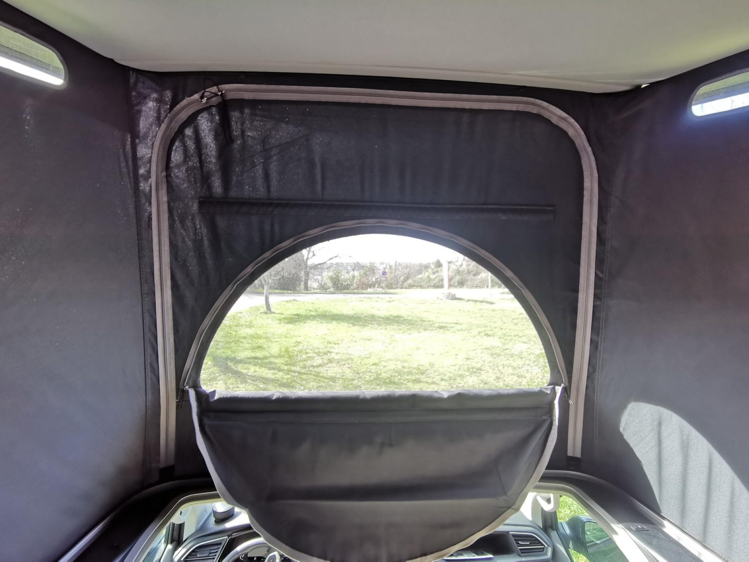 Volkswagen California T6.1 - Moustiquaire toit relevable