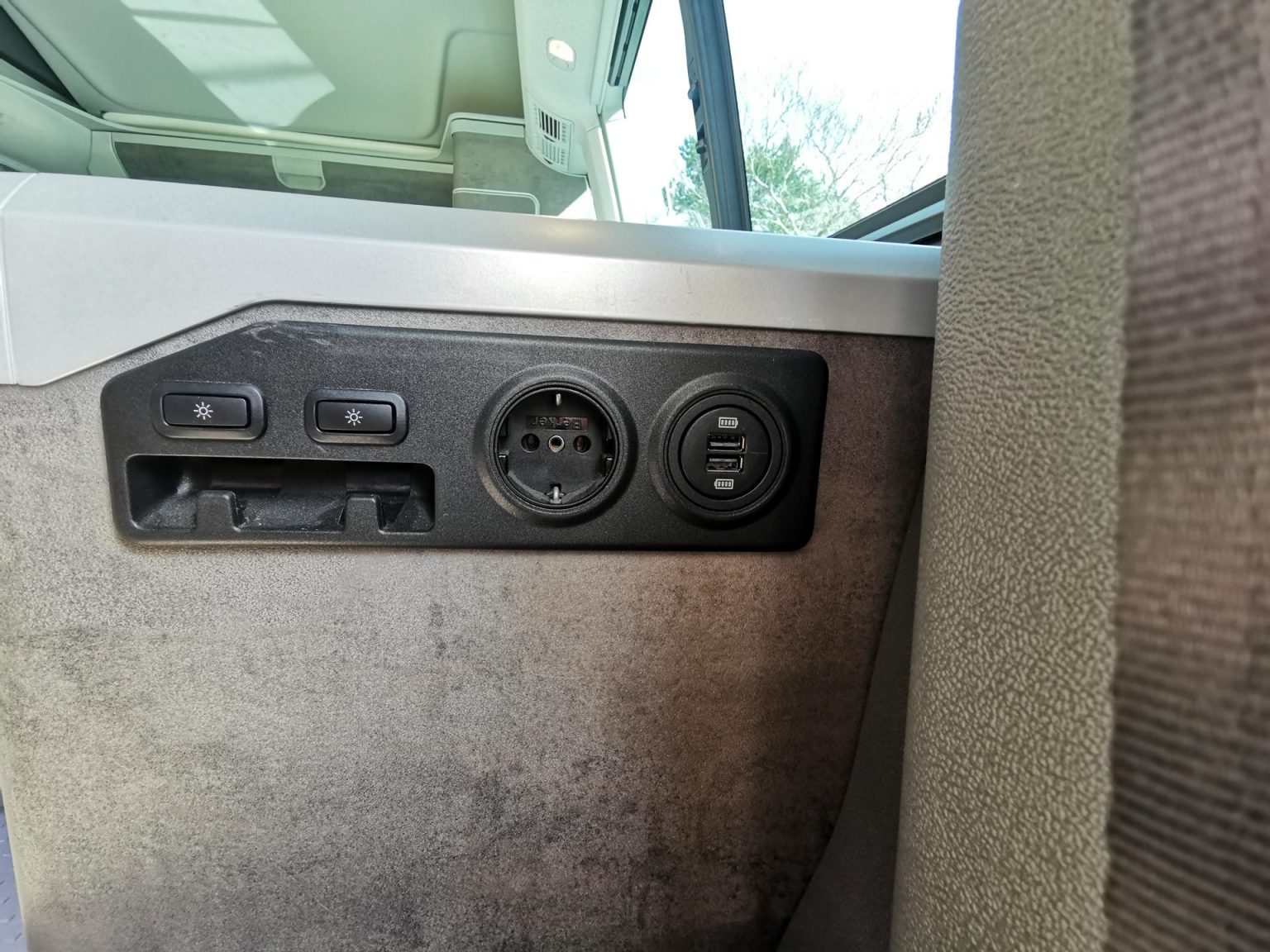 Volkswagen California T6.1 - Prises